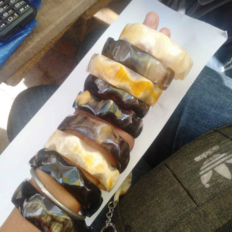  Bracelet en corne de zébu