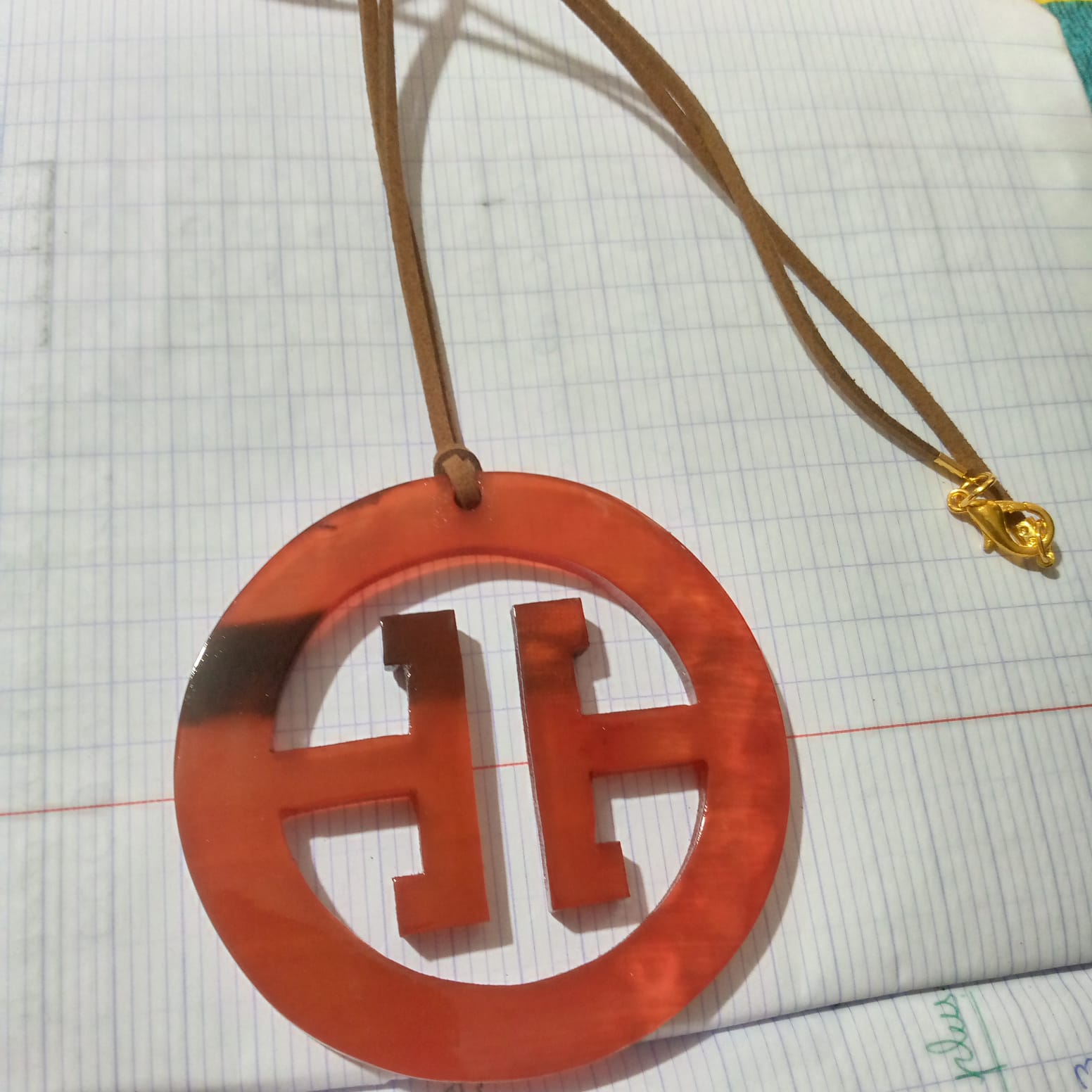 Collier en corne de zébu et corde